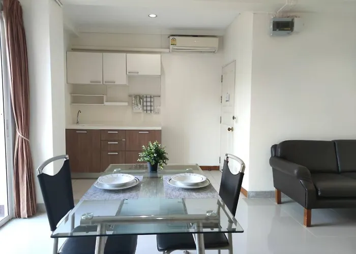 Aparthotel Matini *
